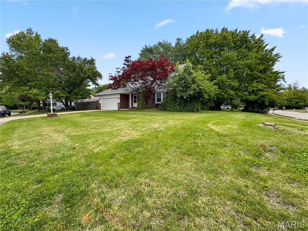 1902 Applegate Lane Edwardsville, IL 62025 - Photo 2 of 47