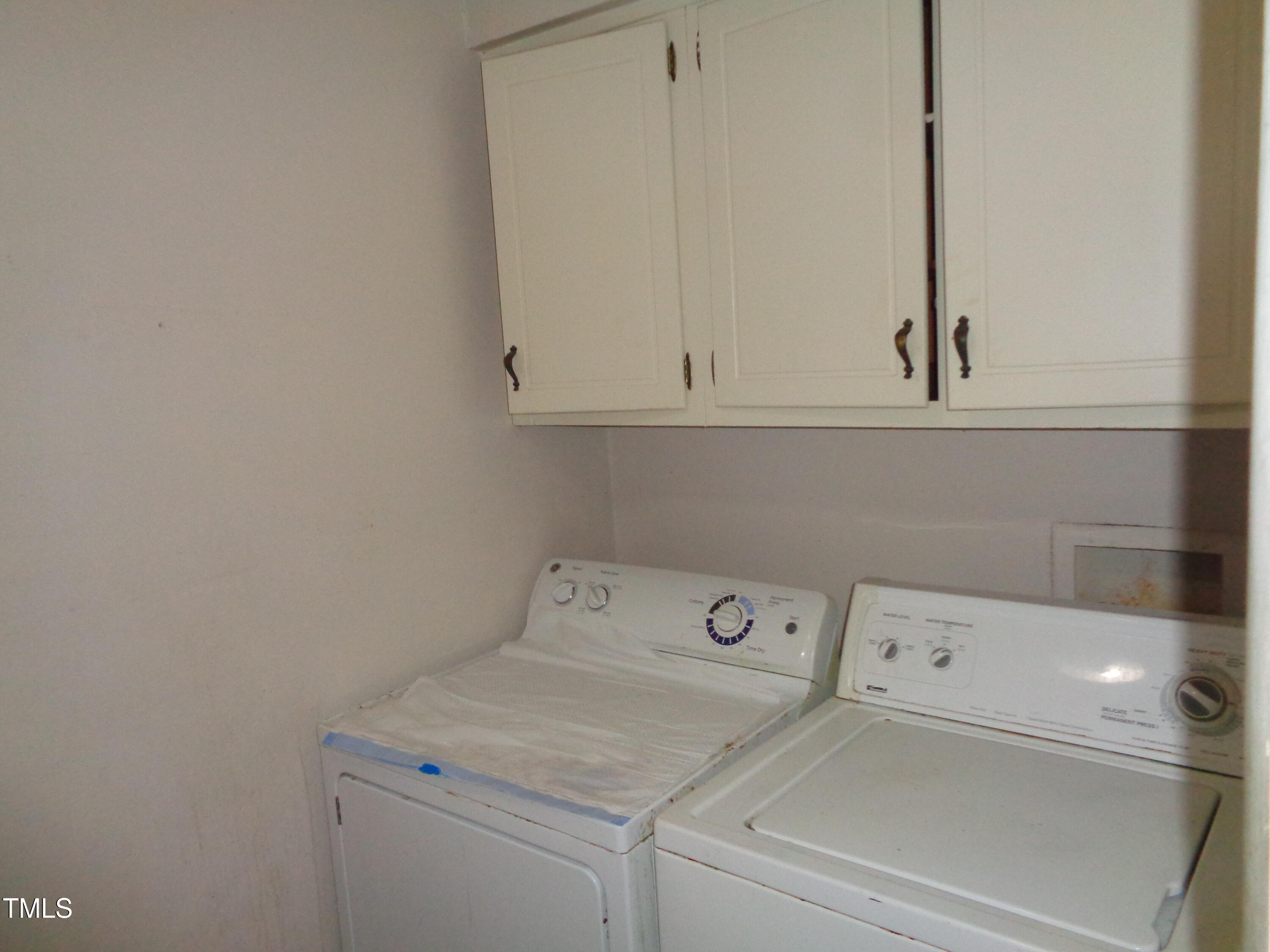 626 Pine Ridge Place Raleigh, NC 27609 - Photo 7 of 15 Laundry room