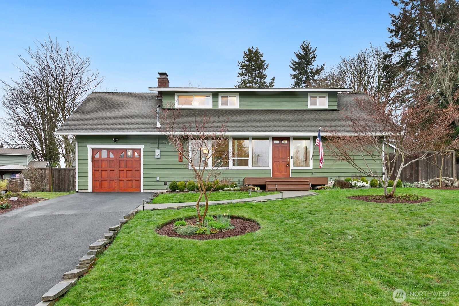 a front view of house with yard