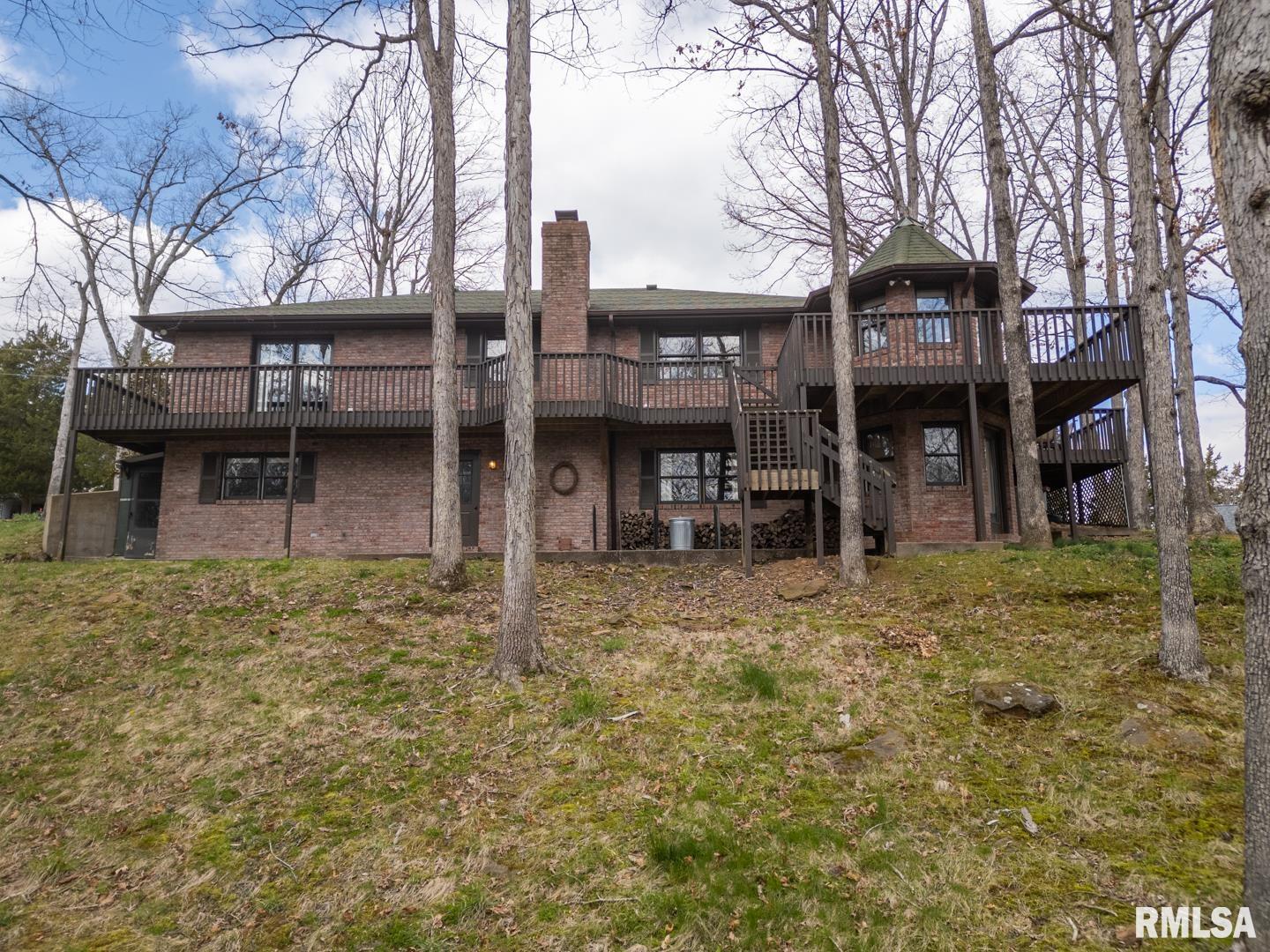 2025 Lake Shore Dr South