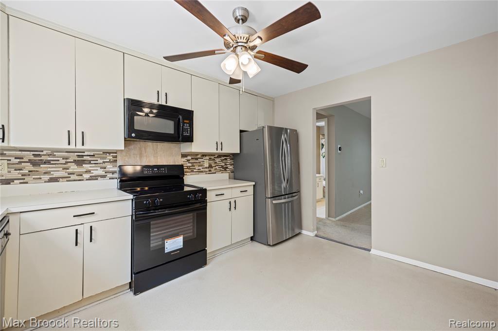 29664 Pine Ridge Circle Farmington Hills, MI 48331 - Photo 15 of 34
