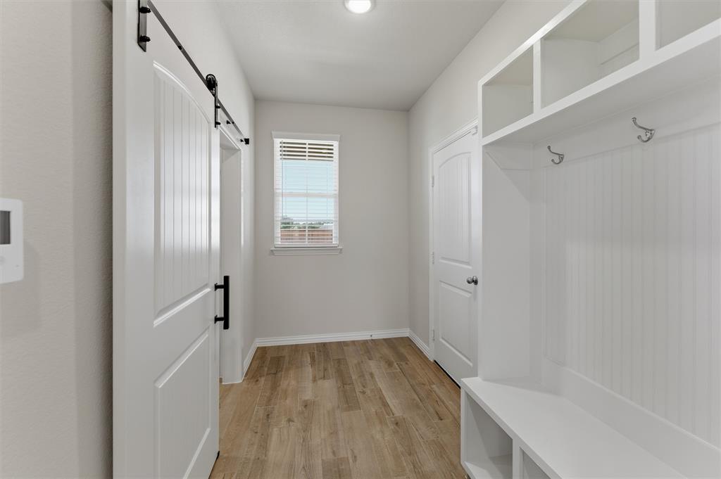 2627 Witness Tree Road Terrell, TX 75161 - Photo 12 of 27 a view of bathroom with bathtub and shower