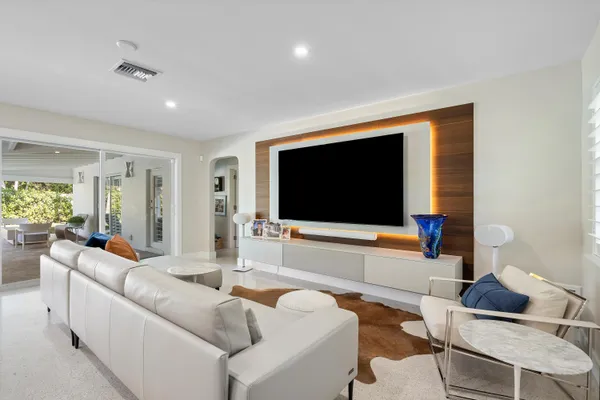 $1,429,000 | 911 Southwest 27th Terrace, Boynton Beach, FL 33435