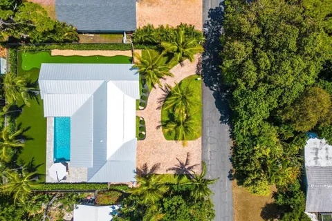 $1,429,000 | 911 Southwest 27th Terrace, Boynton Beach, FL 33435