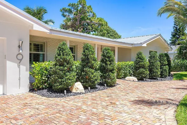 $1,429,000 | 911 Southwest 27th Terrace, Boynton Beach, FL 33435