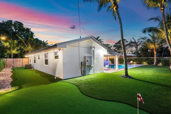 $1,429,000 | 911 Southwest 27th Terrace, Boynton Beach, FL 33435