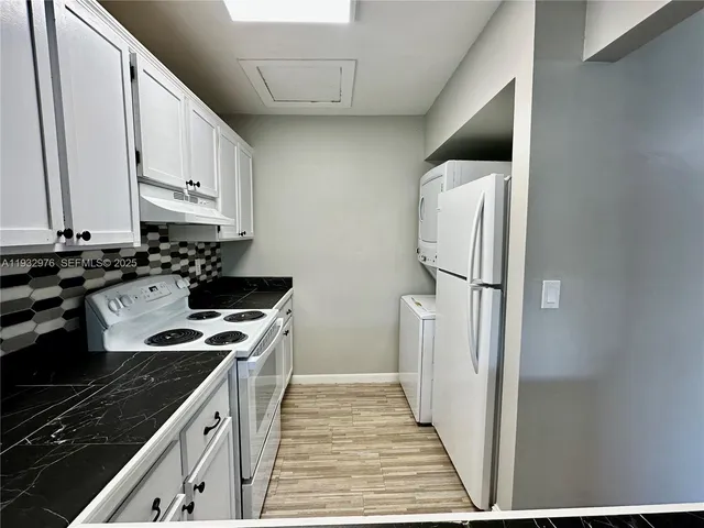 $280,000 | 2570 West 67th Place, Unit 212, Hialeah, FL 33016