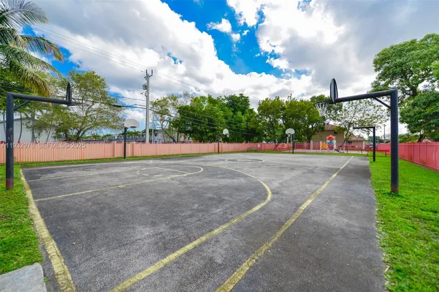 $280,000 | 2570 West 67th Place, Unit 212, Hialeah, FL 33016