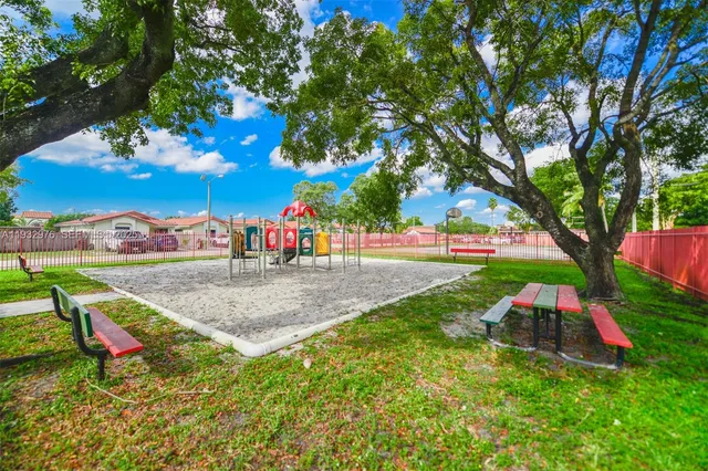 $280,000 | 2570 West 67th Place, Unit 212, Hialeah, FL 33016