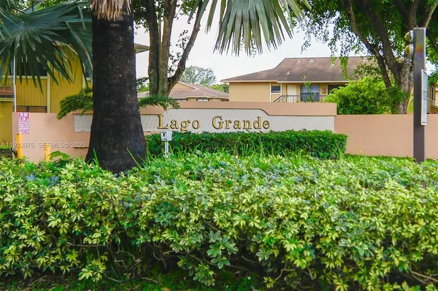 $280,000 | 2570 West 67th Place, Unit 212, Hialeah, FL 33016