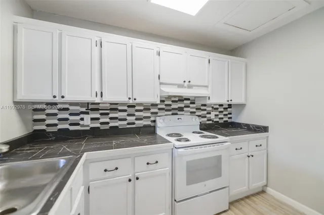 $280,000 | 2570 West 67th Place, Unit 212, Hialeah, FL 33016