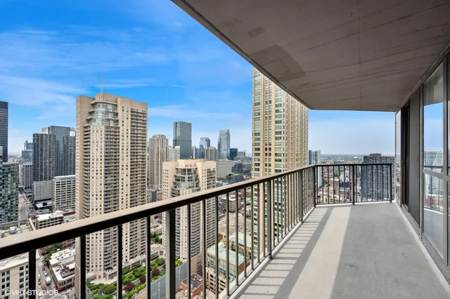 $440,000 | 10 East Ontario Street, Unit 4404, Chicago, IL 60611
