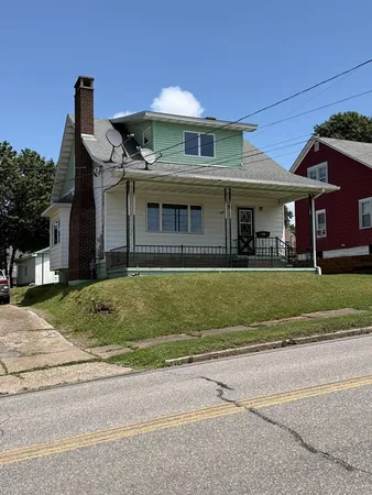 $1,150 | 713 Innis Street, Oil City, PA 16301