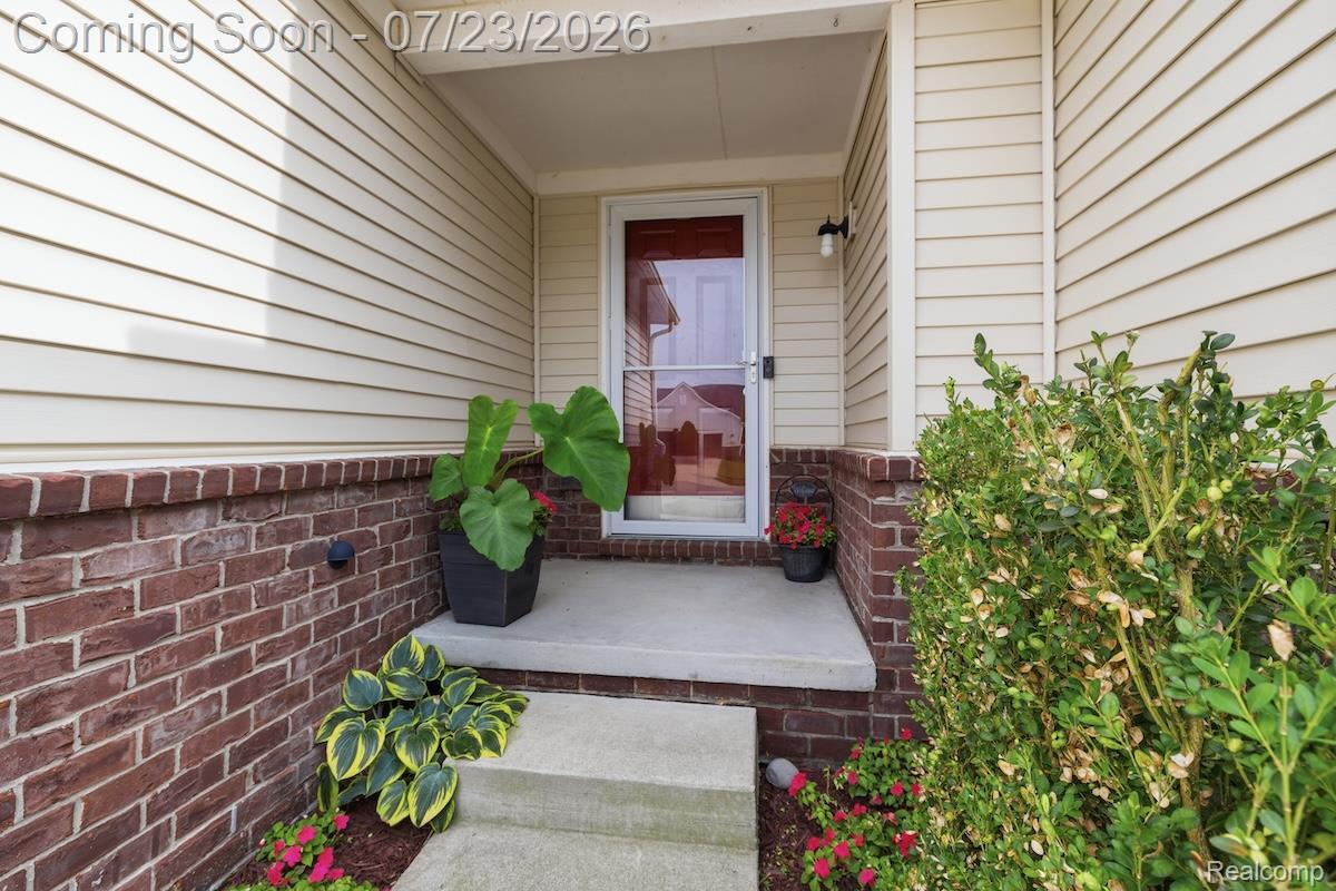 4098 Ash Tree Lane Howell, MI 48843 - Photo 3 of 33 4098 Ash Tree R6ii-38.jpg