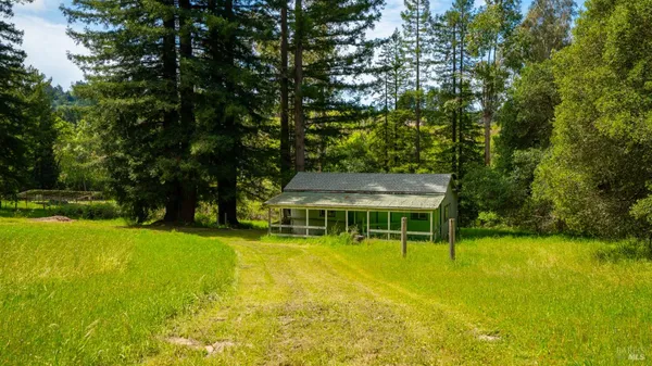 $1,850,000 | 8099 Yule Tree Lane, Sebastopol, CA 95472