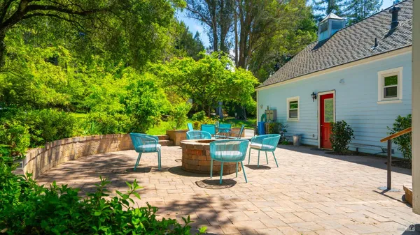 $1,850,000 | 8099 Yule Tree Lane, Sebastopol, CA 95472