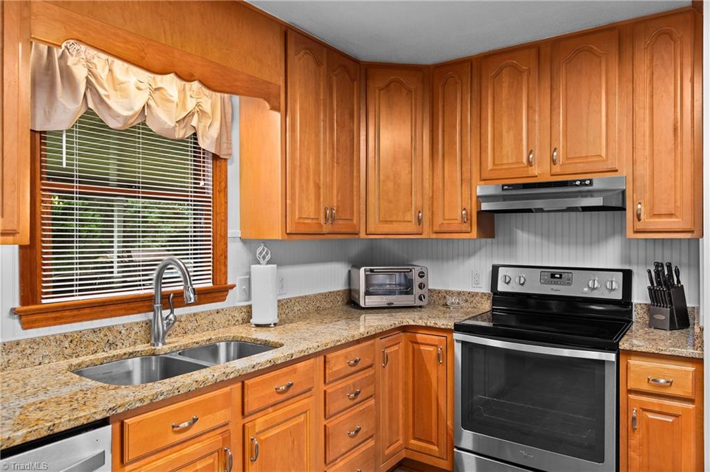 1357 Old Cox Road Asheboro, NC 27205 - Photo 13 of 46 Gallery Image 13
