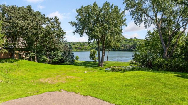 $2,399,000 | 6851 Beach Road, Eden Prairie, MN 55344