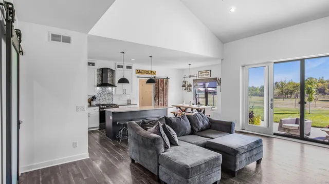 $649,900 | W2975 Willow Lane, Belleville, WI 53508