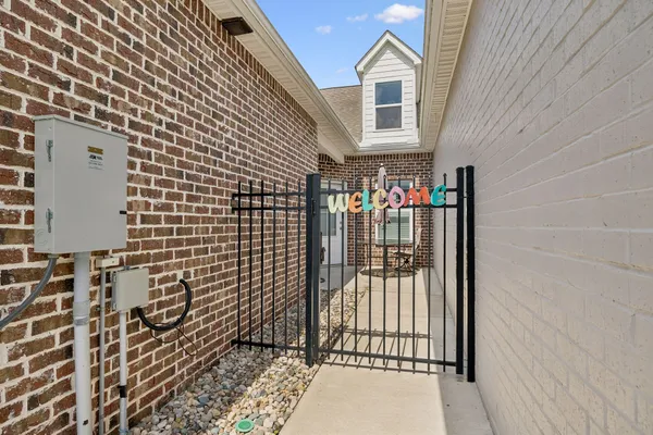 $389,900 | 2406 Laurelstone Drive, Murfreesboro, TN 37130