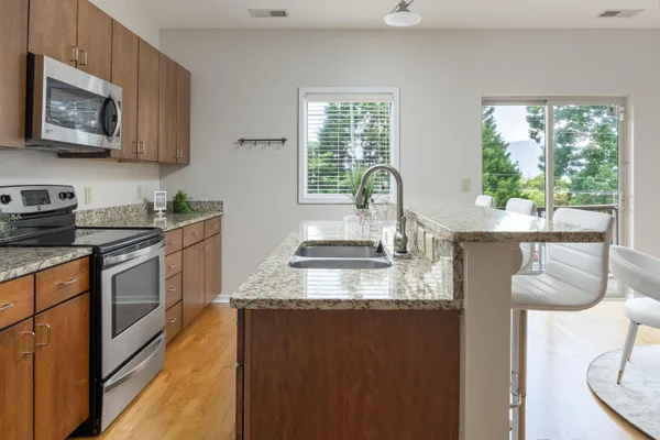 $2,400 | 844 East 8th Street, Chattanooga, TN 37403