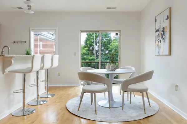 $2,400 | 844 East 8th Street, Chattanooga, TN 37403