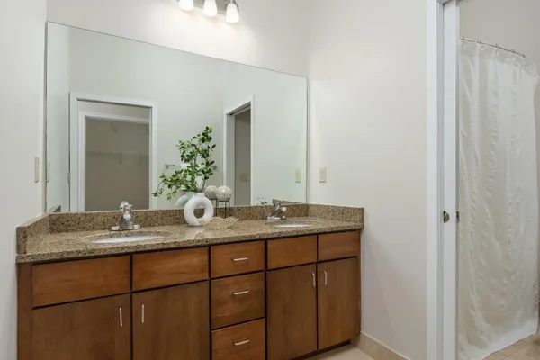 $2,400 | 844 East 8th Street, Chattanooga, TN 37403