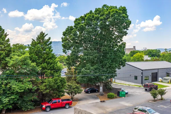 $2,400 | 844 East 8th Street, Chattanooga, TN 37403