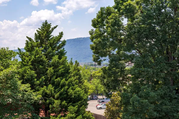 $2,400 | 844 East 8th Street, Chattanooga, TN 37403