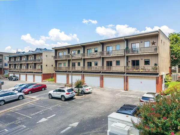 $2,400 | 844 East 8th Street, Chattanooga, TN 37403