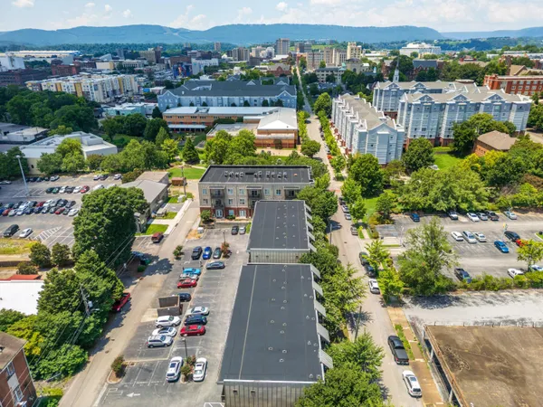 $2,400 | 844 East 8th Street, Chattanooga, TN 37403