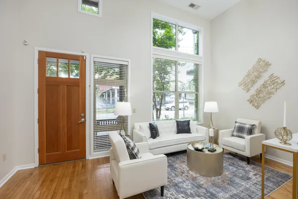 $2,400 | 844 East 8th Street, Chattanooga, TN 37403