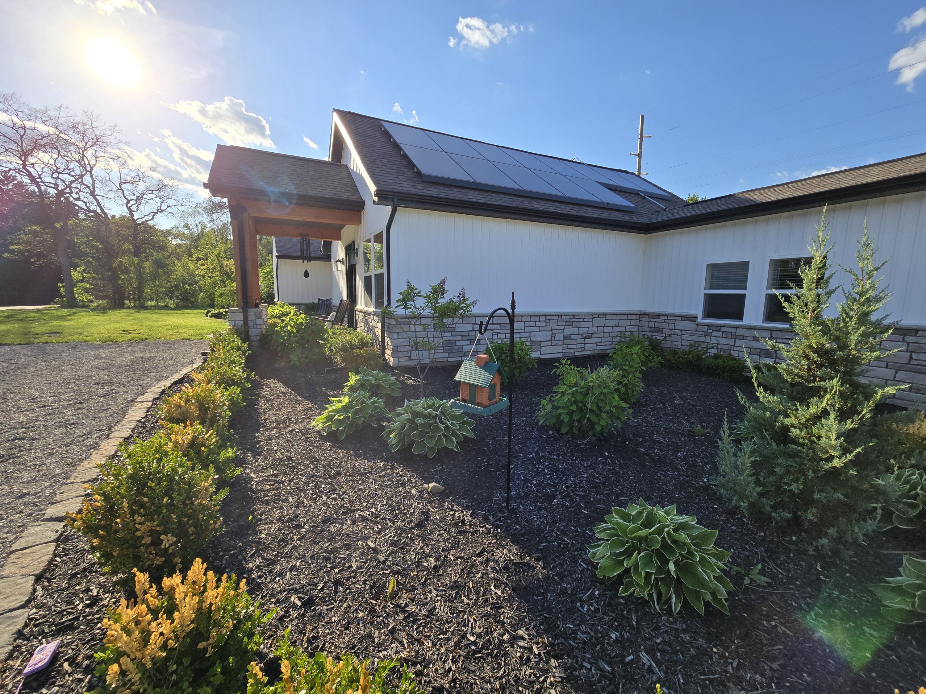 4086 West Commerce Road Milford, MI 48380 - Photo 2 of 43 2