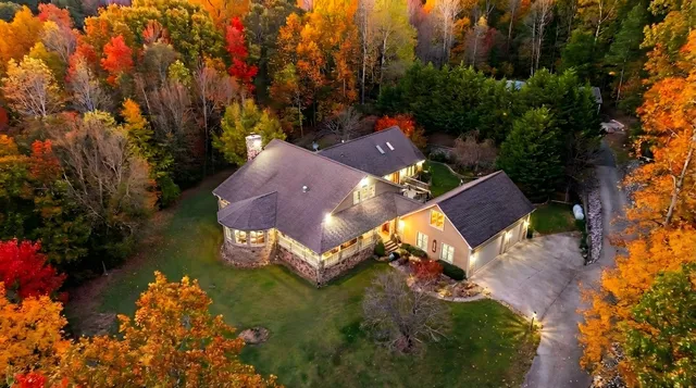 $699,999 | 45 Bryson Road, Eddyville, KY 42038