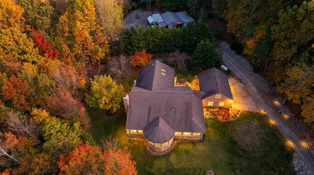 $699,999 | 45 Bryson Road, Eddyville, KY 42038