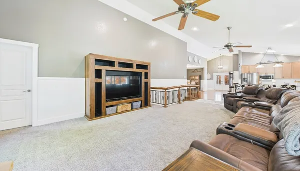 $699,999 | 45 Bryson Road, Eddyville, KY 42038