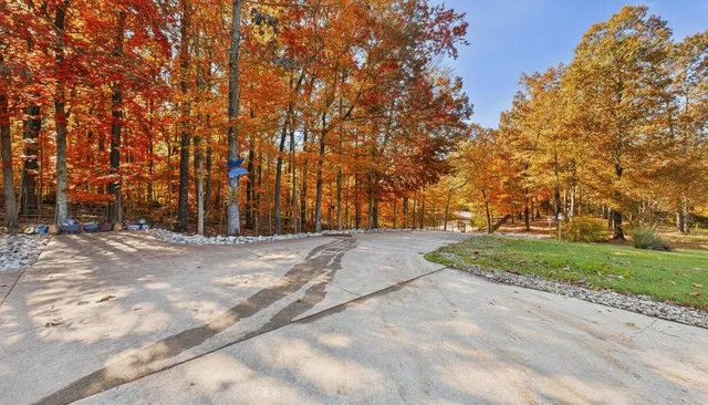 $699,999 | 45 Bryson Road, Eddyville, KY 42038