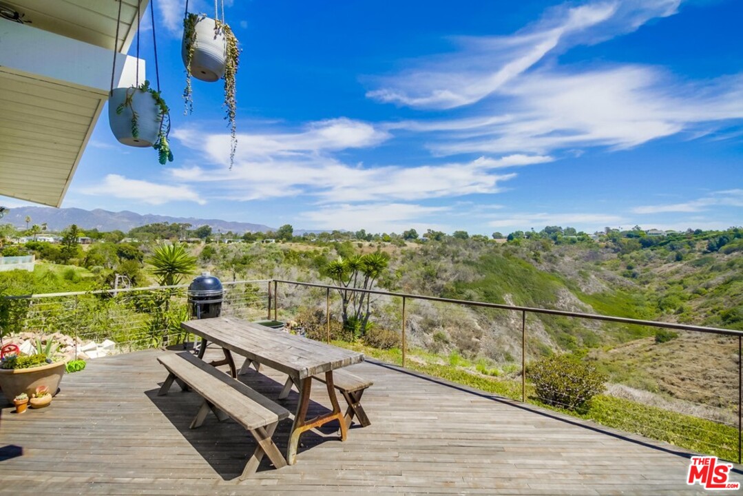 29500 Heathercliff Road, Unit 118 Malibu, CA 90265 - Photo 36 of 39