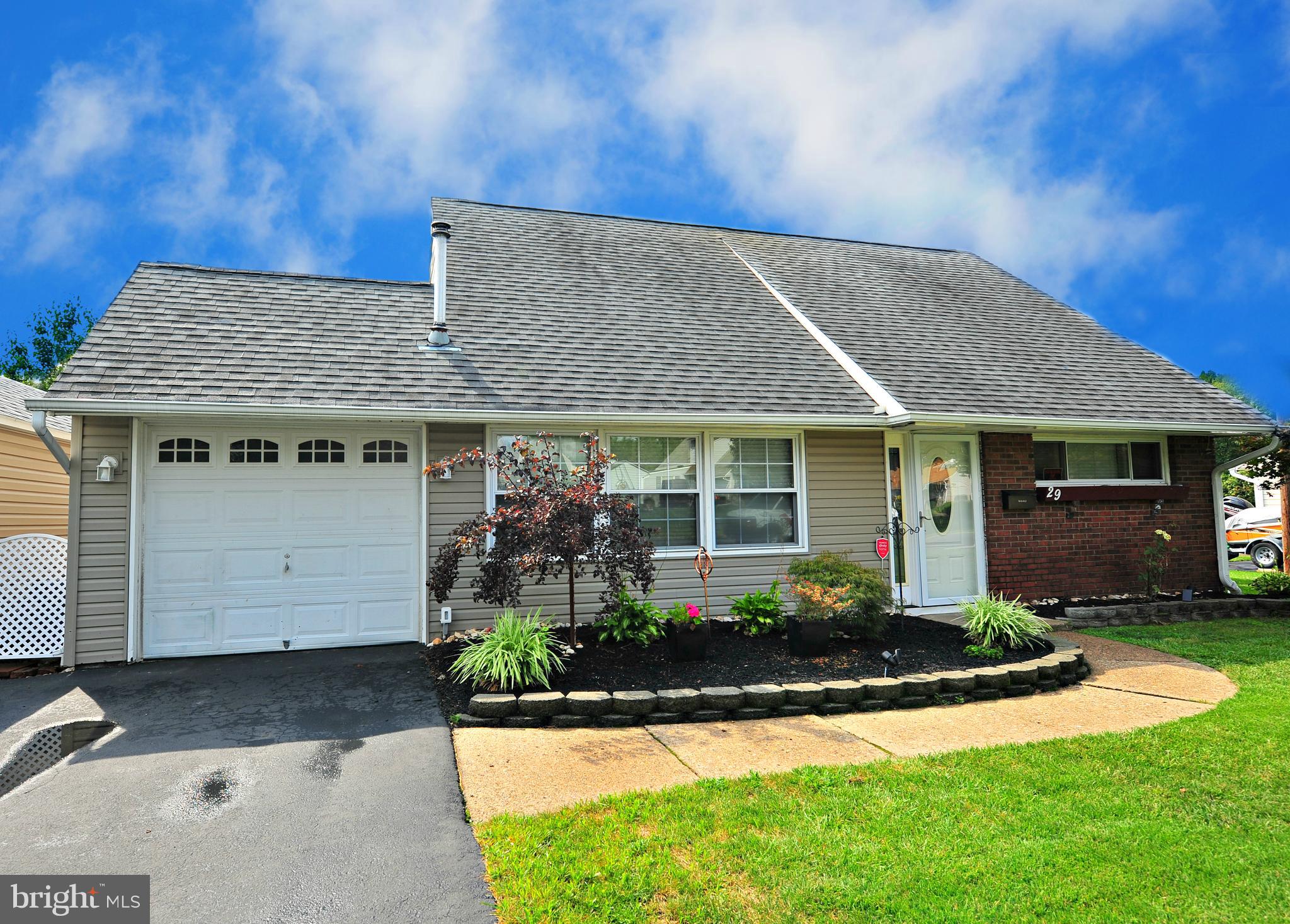 29 Jadewood Road Levittown, PA 19056 - Photo 2 of 30