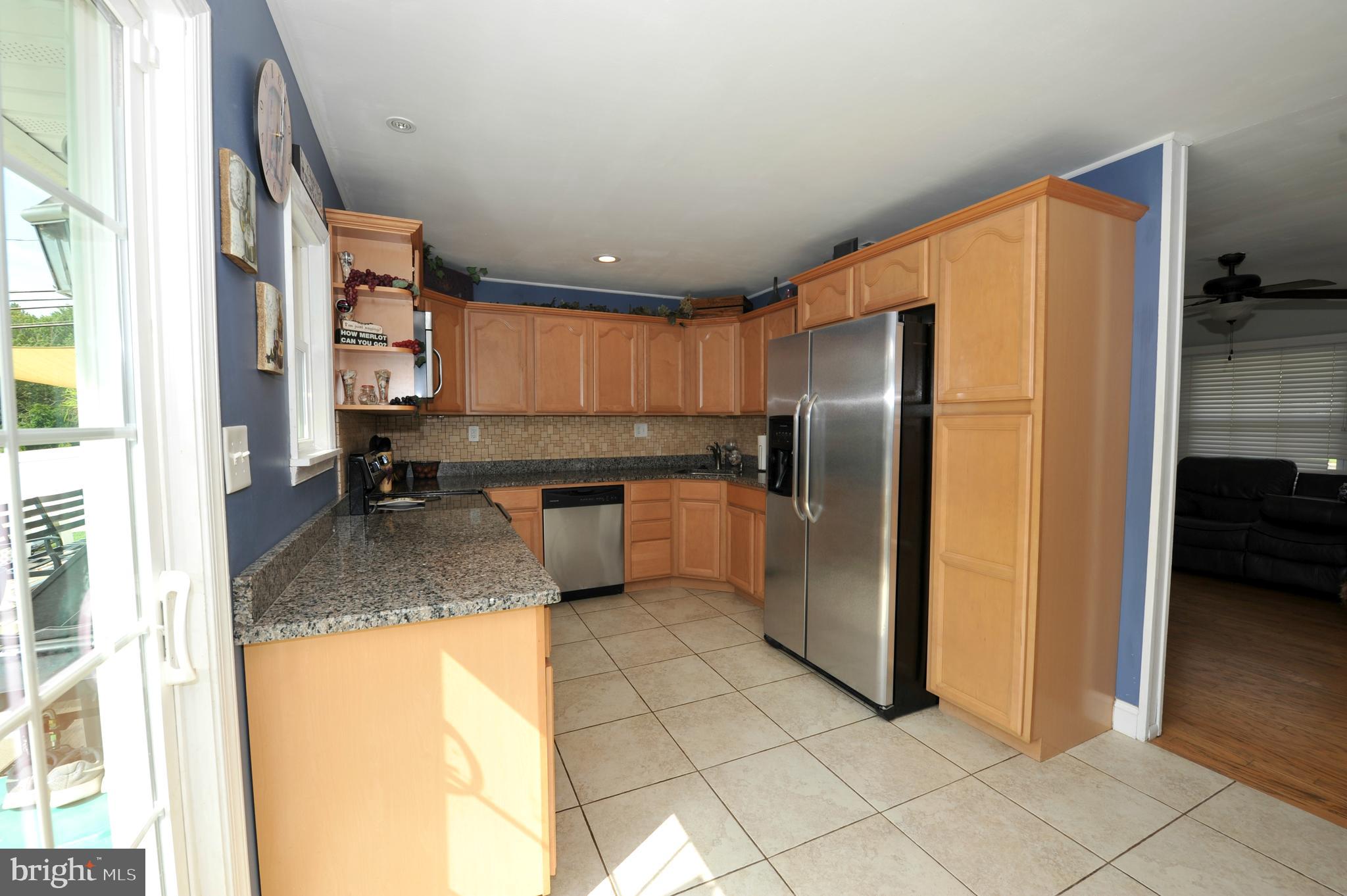 29 Jadewood Road Levittown, PA 19056 - Photo 6 of 30 Kitchen