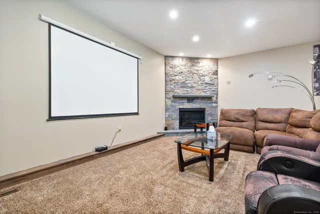 $750,000 | 254 Haley Road, Groton, CT 06355