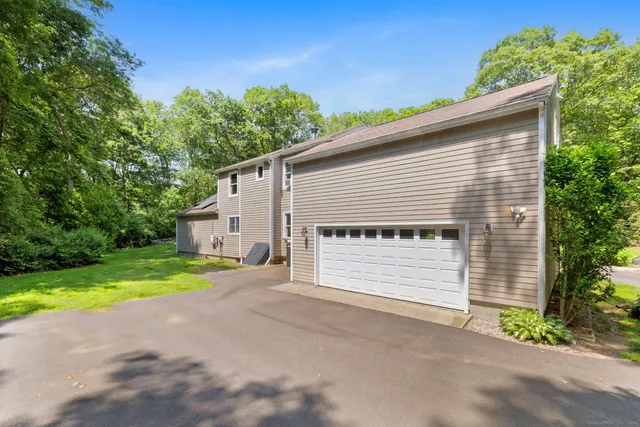 $750,000 | 254 Haley Road, Groton, CT 06355