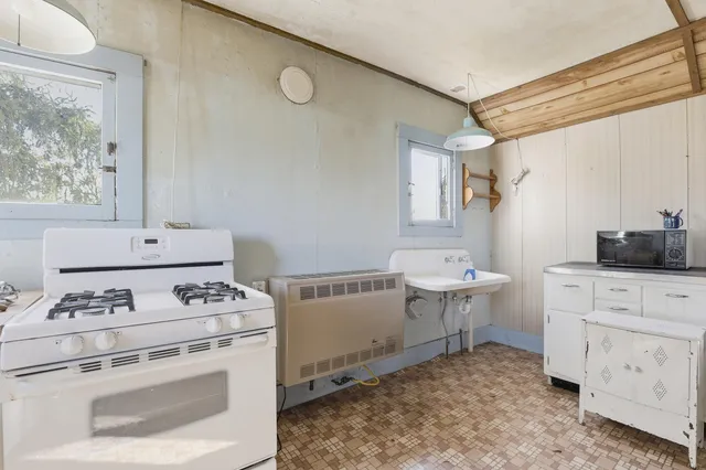 $320,000 | 1765 Fleck Road, Six Lakes, MI 48886