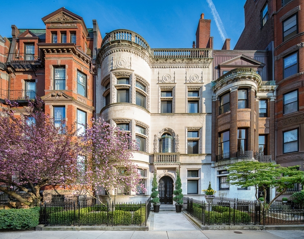 304 Commonwealth Avenue, Unit PH Boston, MA 02115 - Photo 2 of 42 a front view of a multi story building