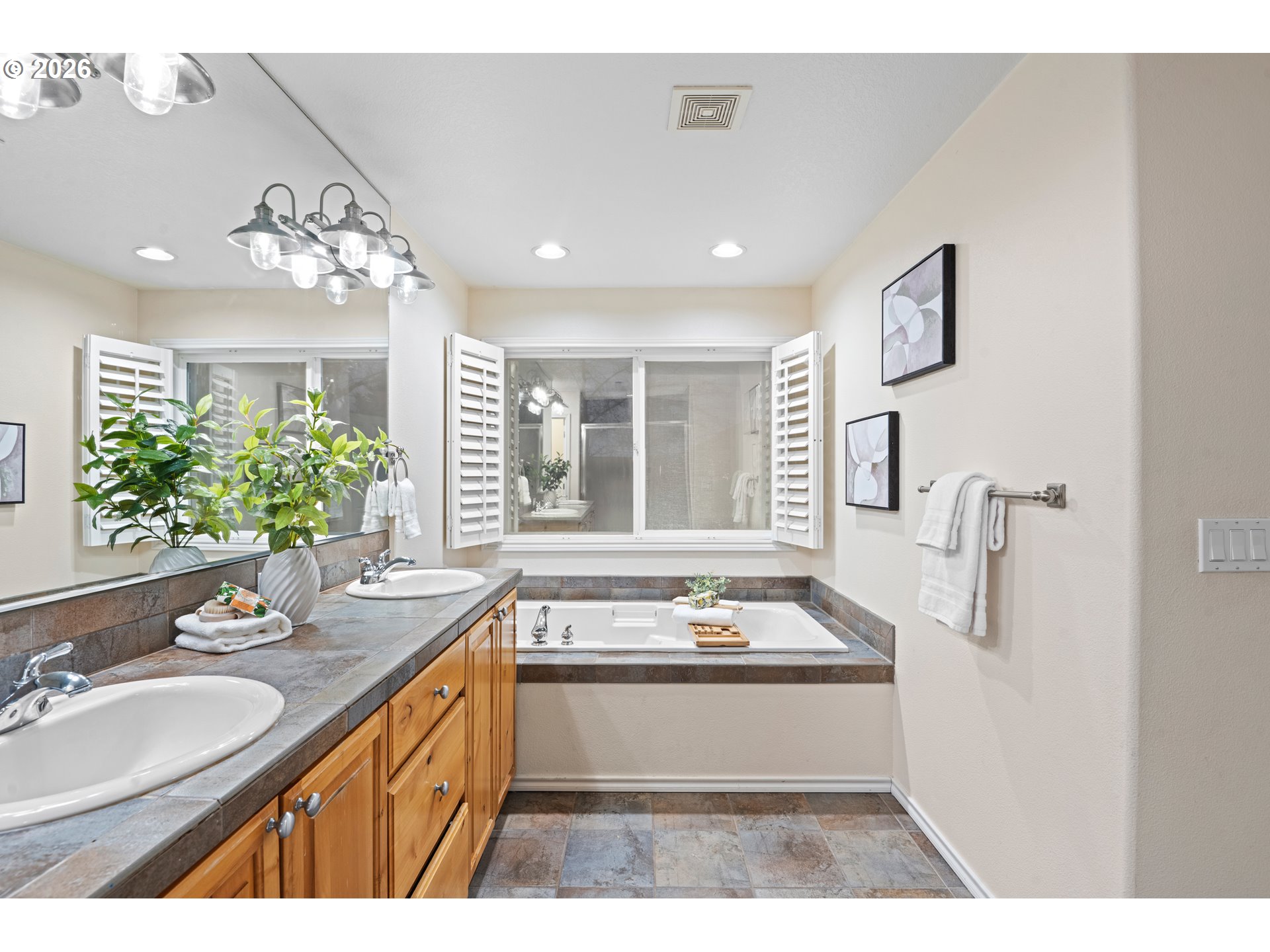 14992 Southwest Lookout Drive Portland, OR 97224 - Photo 38 of 48