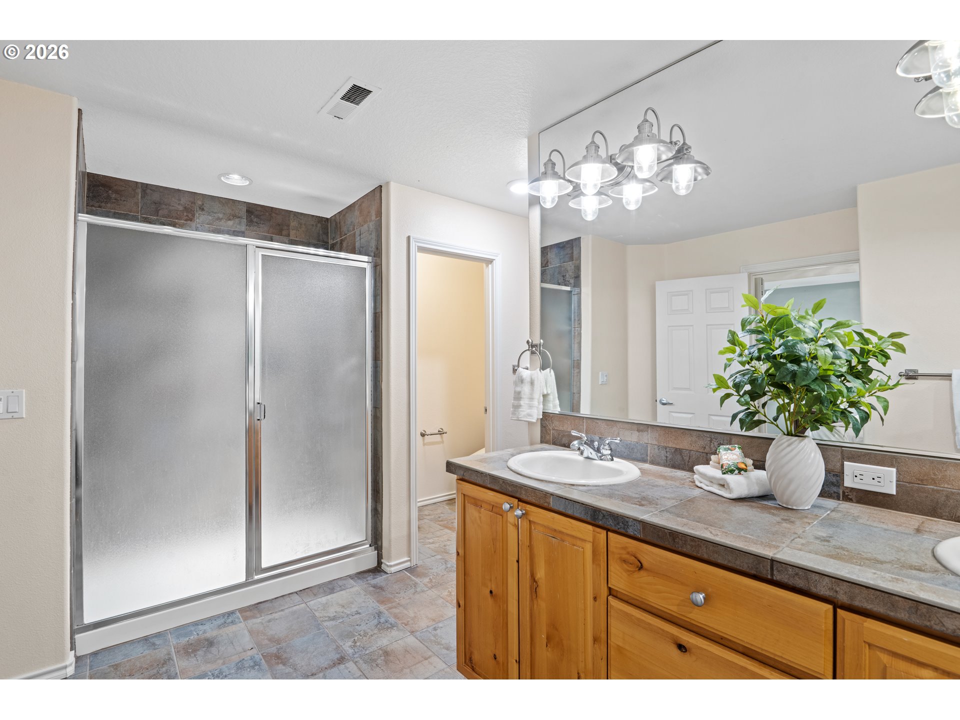 14992 Southwest Lookout Drive Portland, OR 97224 - Photo 40 of 48