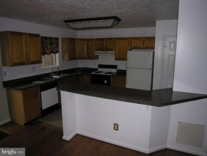 697 Ripplebrook Drive Culpeper, VA 22701 - Photo 3 of 9 Kitchen