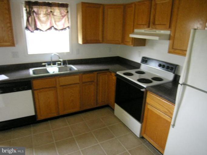 697 Ripplebrook Drive Culpeper, VA 22701 - Photo 7 of 9 Kitchen #2