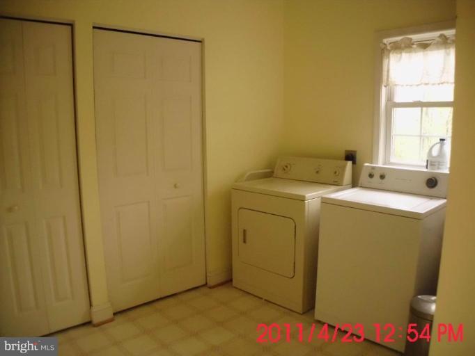 19361 Loudoun Orchard Road Leesburg, VA 20175 - Photo 7 of 16 Laundry Area 1