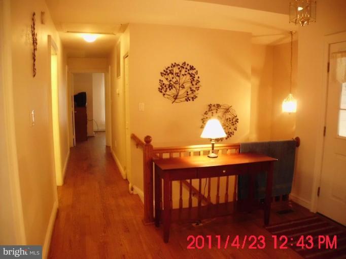 19361 Loudoun Orchard Road Leesburg, VA 20175 - Photo 9 of 16 Hallway